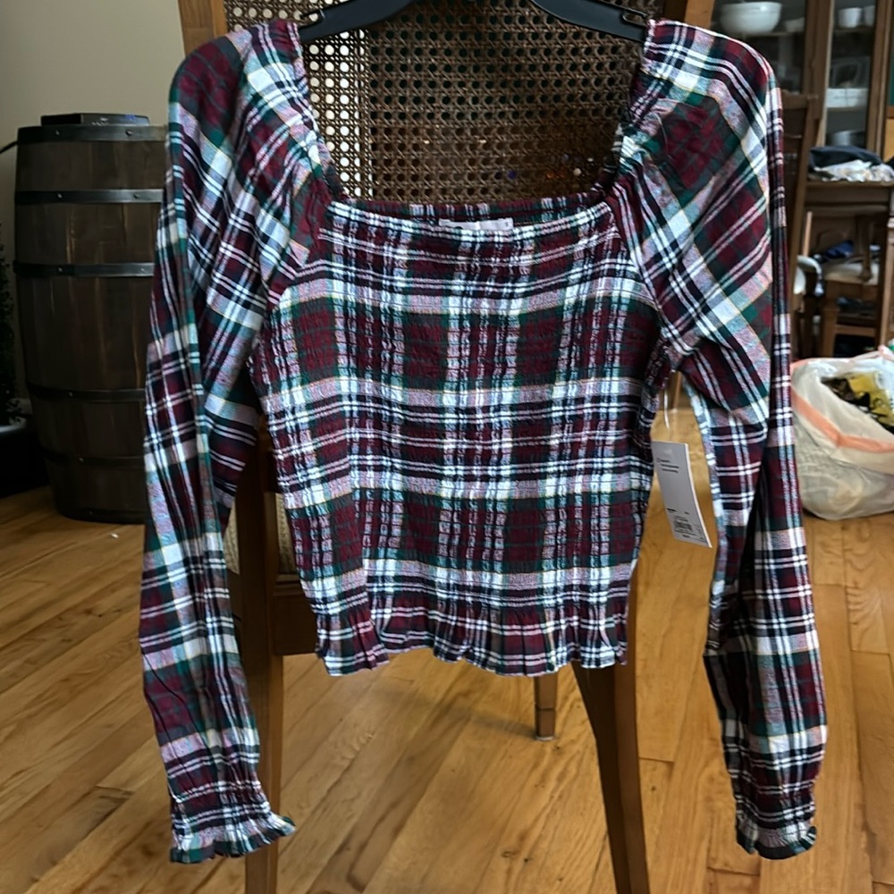 Cropped long sleeve women’s shirt